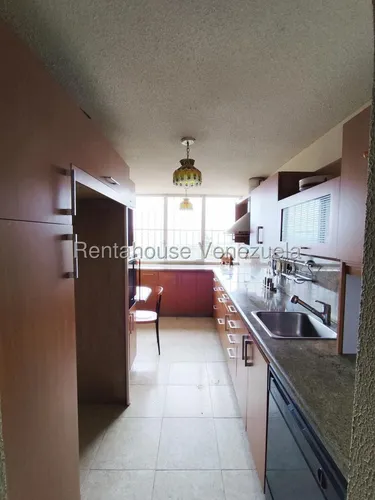 Excelente Townhouse En Venta El Hatillo #25-17948