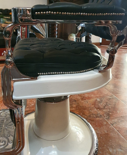 Imagen 7 de 10 de Silla De Barbero Marca Colombia (hidráulica)