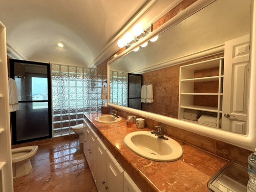 Departamento En Venta En Cancún En Residencial Del Mar Con Alberca Privada: