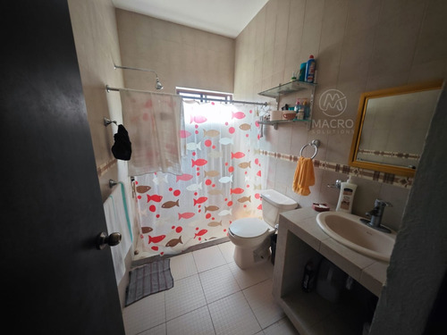 Casa En Venta En San Pedro Apatlaco De Un Nivel Con Jardín.