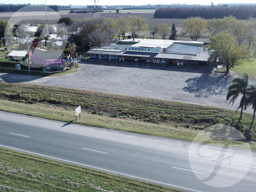 Oportunidad De Inversión En San Pedro Sobre Ruta 9 I Parador La Granja Con Salón Para 850 Comensales I Con Bajada Oficial Sobre Rn9 I Una Casa Con Pileta