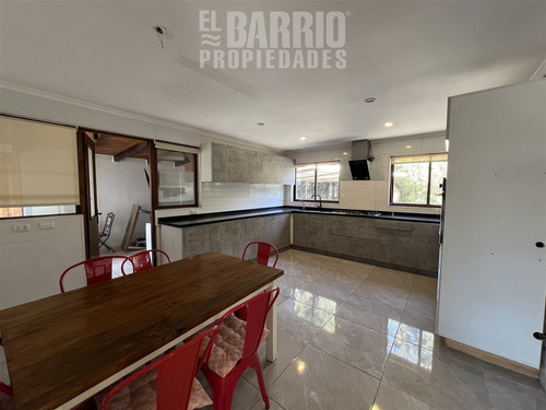 Casa En Venta En Chicureo, A Pasos Del Colegio Santa Cruz