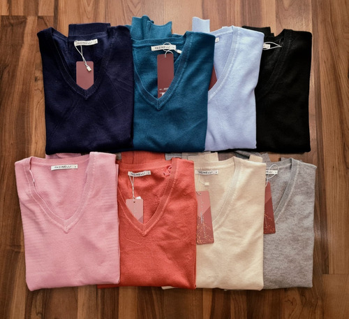 Imagem 3 de 3 de Blusa Tricot Básica Gola V 8 Cores Facinelli 650866