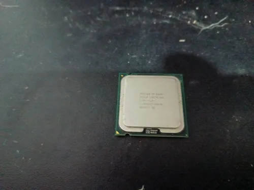 Micro Intel Corel 2 Duo E 400 De 2.40 Ghz 2 M 88/86-q8 A 373 (Usado)