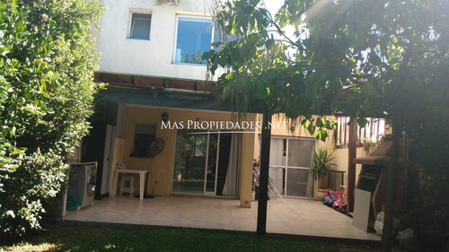 Imagen 2 de 8 de Casa En Venta 2 Dormitorios En Barrio Los Robles