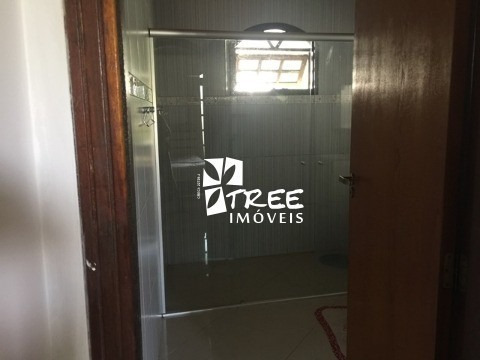 Chácara A Venda Com 6.800 M² Possui 3 Casas No Mesmo Terreno Sendo A Principal Com 3 Quartos (2 Suítes, Hidro) Um Dos Quartos Com Acesso Individual Co - Ch00061 - 4454499
