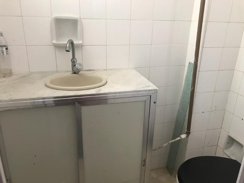 Imagem 4 de 5 de Sala Comercial No Centro - Cabo Frio - Rj - Lj00001 - 70337997