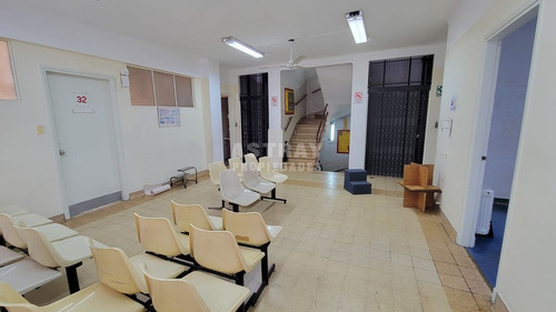 Edificio En Venta De 6 Dormitorios En Centro (ref: Ast-3030)