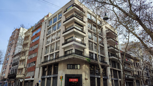 Vende Oficina De 180 M2 - Piso 6 Al Frente - Esquina - Alquilada