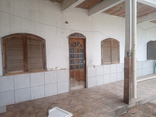 Área Com Piscina, 2 Casas, 6 Kitnet, 1 Loja !