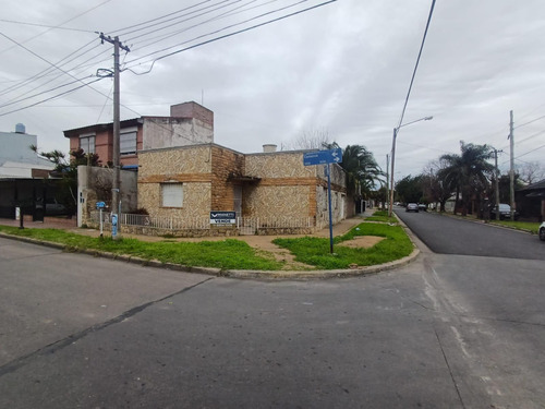 Casa Lote Propio En Esquina - Villa Luzuriaga