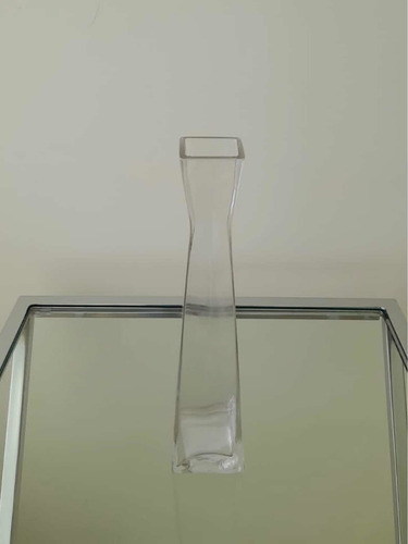 Imagen 4 de 4 de Florero De Vidrio Romboidal 30 Cms
