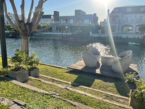 Imagen 21 de 30 de Venta Casa Al Canal Fondo Al Norte Nuevo Quilmes