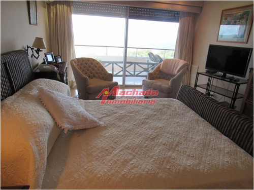 Imagen 20 de 30 de Venta De Apartamento De 3 Dormitorios Y Dep. De Servicio En Punta Del Este.