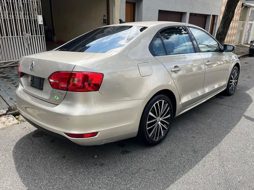 Volkswagen Jetta 2.0 Tsi Highline 4p 211 hp