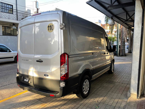 Imagen 5 de 12 de Ford Transit 2.2 Furgon Mediano 350m /// 2018 - 237.000km