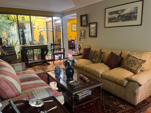Casa 4d + 3b |cercano Metro Los Dominicos| Las Condes