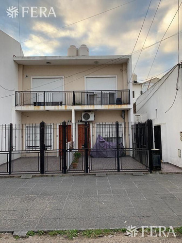 Venta De Departamento Tipo Casa Ph 3 Ambientes En Wilde (26022a)