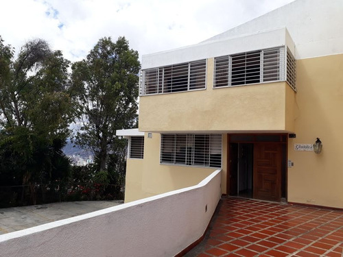 Casa De Múltiples Niveles En Venta Baruta Colinas De Bello Monte Mls #23-13072 Jose Luis