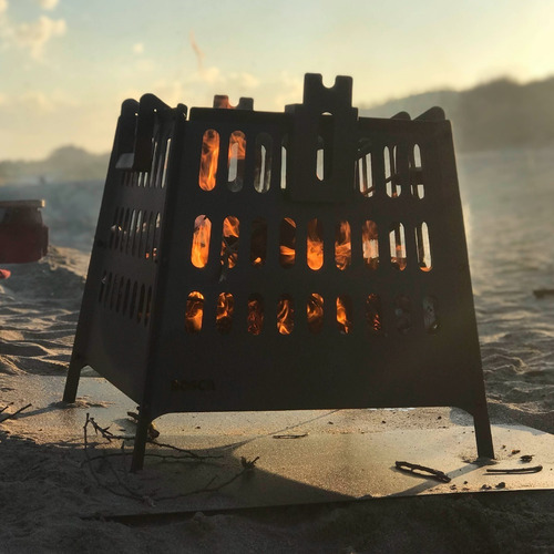 Imagen 3 de 5 de Fogonero Brasero Armable Cuadrado Bosca Fire Pit 250 Asador