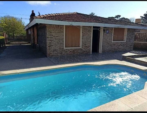 Imagen 3 de 14 de Chalet Con 3 Dormitorios 2 Baños Picina Y Barbacoha