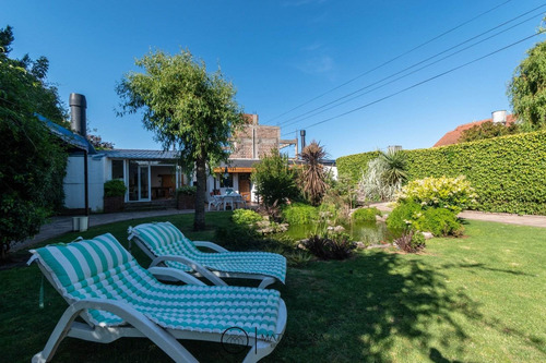 Chalet 5 Ambientes Con Gran Parque