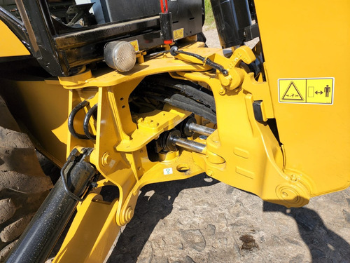 Retroescavadeira 4x2 Caterpillar 416 D Ano 2014 Revisada