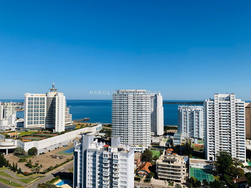 Departamento De 2 Dormitorios En Alexander Boulevard, Punta Del Este