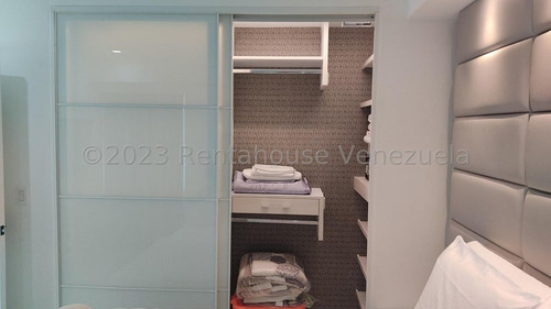 Imagen 12 de 24 de Bello A Estrenar Y Remodelado Con Buen Gusto En El Rosal, Caracas, Código: 23-25836 Mvg