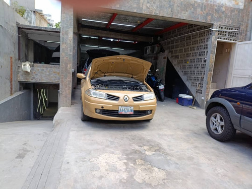 Se Alquila Edificio Comercial De 660 M2 En Santa Eduvigis