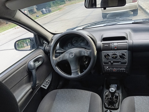 Chevrolet Corsa Classic 1.6 Gl Aa Dh 4P