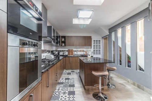 Venta De Casa 4 Ambientes En Mataderos | Apto Crédito