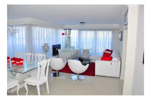 Apartamento De 3 Dormitorios En Torre Imperiale, Punta Del Este.