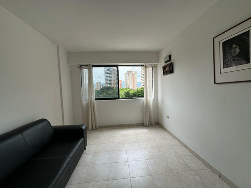 Se Alquila Apartamento Semiamoblado, Los Mangos Valencia Sr