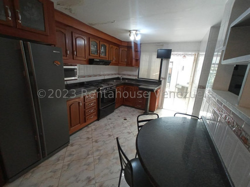 Hermoso Townhouse Amoblado En El Mejor Conjunto Residencial De Parque Valencia, Cocina Equpada Y Con Tope De Granito, Doble Entrada Con Porton Y Cerco Electrico, Camaras De Seguridad