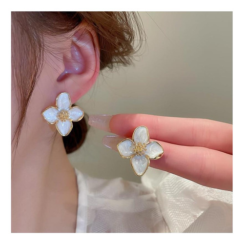 Tucewp Pendientes De Tuerca Con Forma De Flor, Bonitos Y Con