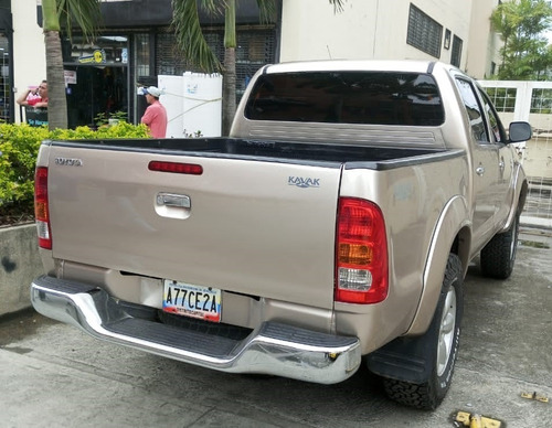 Imagen 3 de 9 de Toyota Hilux Kavak Automatico 4x4