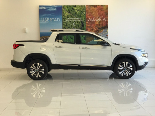 Imagen 5 de 10 de Fiat Toro Volcano My22 1.3t 4x2