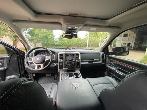 Ram 1500 Laramie V8