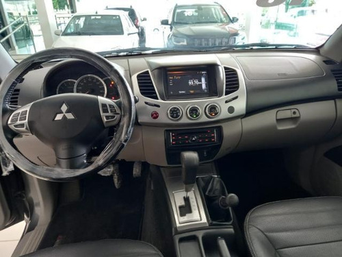 Imagem 6 de 9 de Mitsubishi L200 Triton Hpe 3.2 Cd Tb Int.diesel Aut