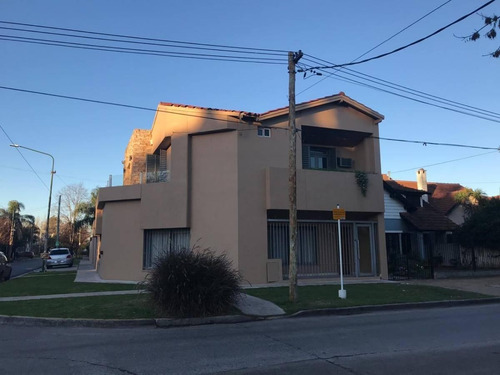 Imagen 1 de 14 de Moderna Casa 5 Amb En Venta Ituzaingo Norte - Olavarria 595