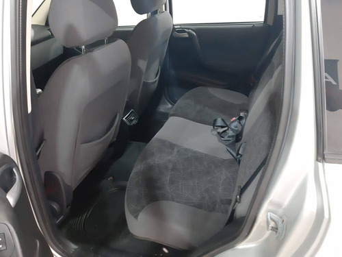 Imagem 9 de 10 de Fiat Stilo 1.8 Mpi 8v Flex 4p Manual