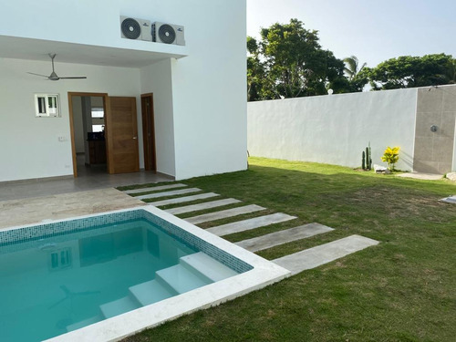 ¡oportunidad Única En Venta! Villa Moderna A 600 Metros De La Playa Las Ballenas (las Terrenas)