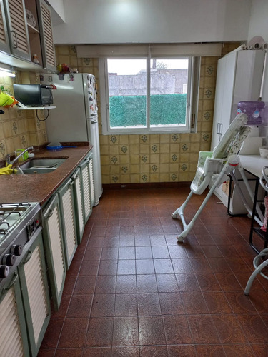 Imagen 25 de 30 de Venta Casa 5 Ambientes Pileta Y Cocheras Pompeya