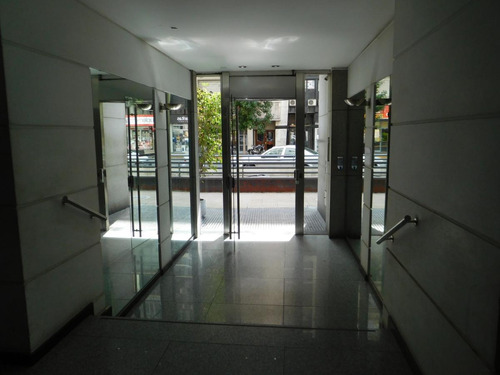 Imagen 4 de 17 de Centro Monoambiente Al Frente De 34 M2, Apto Vivienda O Profesional, Muy Luminoso