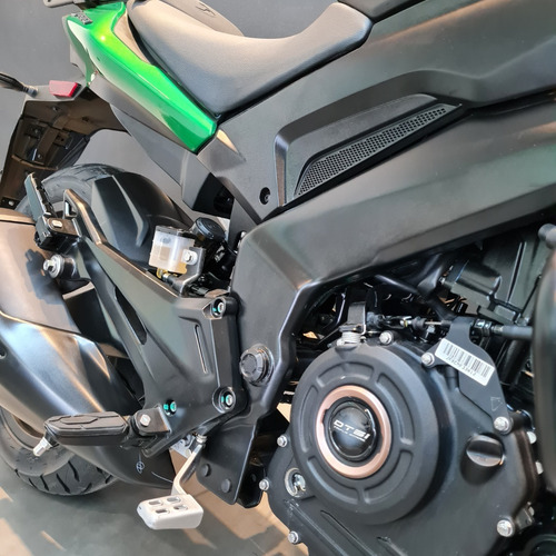 Imagen 13 de 22 de Bajaj Dominar 400 Ug - Dunlop Serie En Stock - Jp Motos