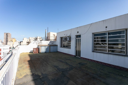 Imagen 24 de 30 de Venta Oficina En Monserrat Con Balcón Terraza.