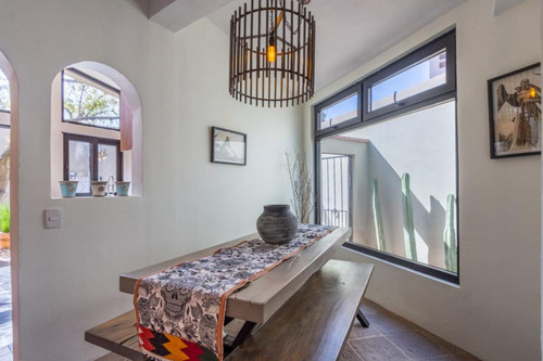 Single Level Charming Retreat