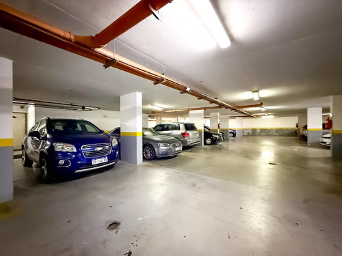 Excelente Departamento En Alquiler, 2 Ambientes Con Balcón Y Cochera En Martínez