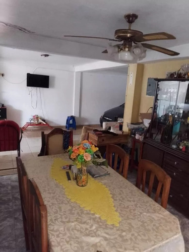 Gm - Se Vende Casa En Charallave De 5 Habitaciones, 3 Baños Y 3 Puestos De Estacionamiento En Urbanización Cerrada Con Vigilancia Privada